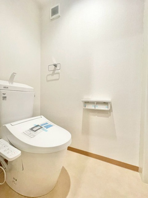 【トイレ】 | 豊中市曽根西町中古戸建 | こちらのサイトに掲載されている全ての物件が、当社にてご紹介可能です！気になる物件がありましたら、弊社スタッフまでお気軽にお問合せ下さいませ。