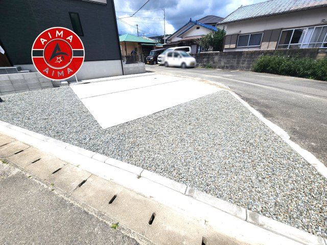 福岡市早良区内野５丁目第1-3棟（1号棟）の駐車場|広々した駐車場になります。3台並列駐車となります。