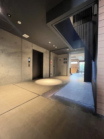 デュオフラッツ西新WESTのロビー