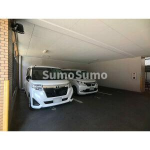 ダイアパレス天神東の駐車場