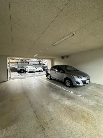 サヴォイ博多エレメンツの駐車場