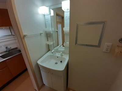 【洗面所】 | グレイス渚 | 広い洗面スペース