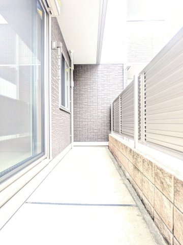 ジュネス大橋駅前のバルコニー
