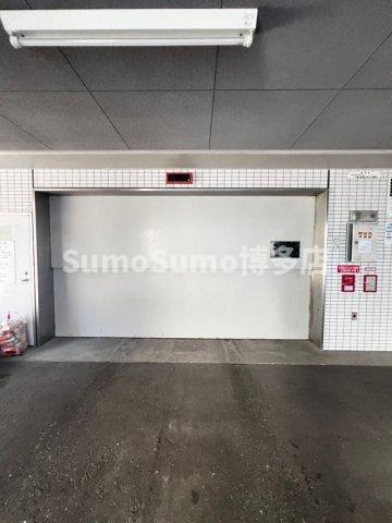 サヴォイザ・セントラルガーデンの駐車場