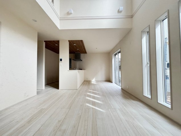 【居間・リビング】 | ◇◆秦野市ひばりが丘 新築戸建 全2棟【1号棟】◆◇