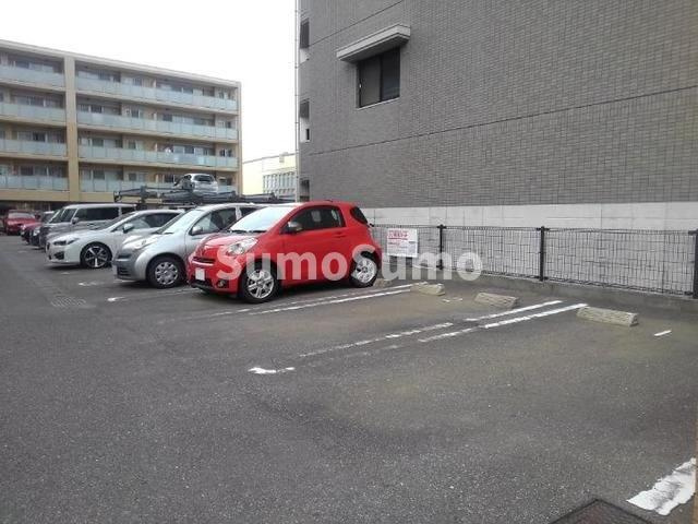 シャロームミキの駐車場