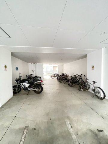 サンヒルズ大橋駅前の駐車場