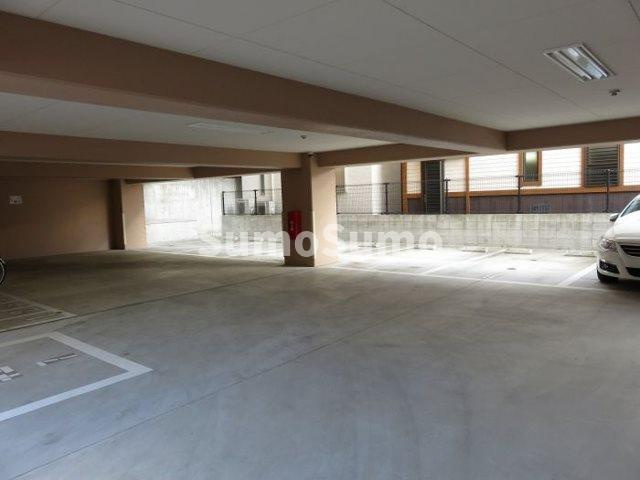 テングッド藤崎の駐車場