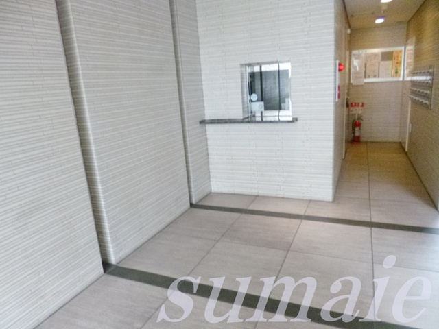 ランドステージ東十条のエントランス|管理人さんもいらっしゃるので安心ですね！