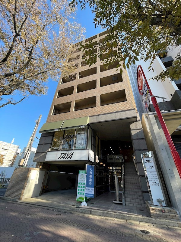 ヒルクレスト大橋駅前ロータリーの外観