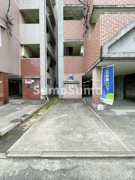 トレンチーノの駐車場