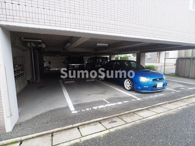 パルプラザ大橋の駐車場