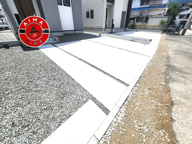 福岡市早良区内野５丁目第1-3棟（2号棟）の駐車場|広々した駐車場になります。3台並列駐車となります。