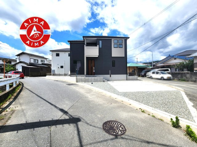 福岡市早良区内野５丁目第1-3棟（2号棟）の外観|前面道路含む現地の写真です。