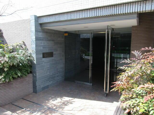 プラチナコート中目黒のエントランス|2017年3月撮影 