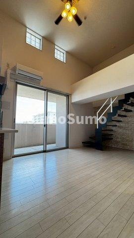 プライムアーバン博多東の居間・リビング