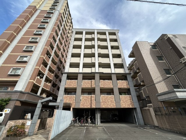 ピュアドームアリオス博多の外観