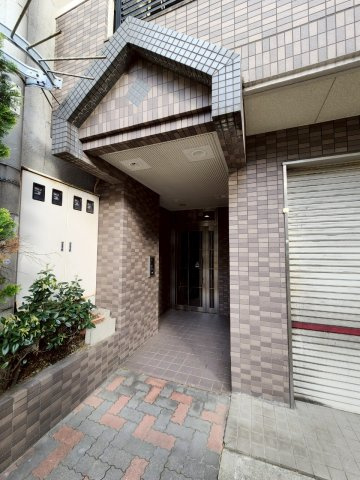 ハイム対馬小路のエントランス