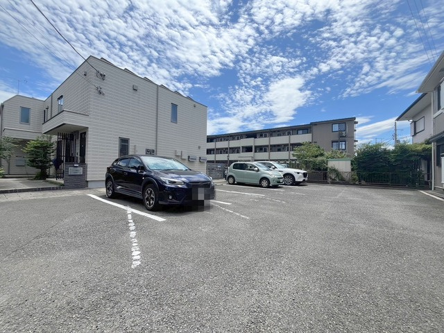 メゾン希望ヶ丘の駐車場