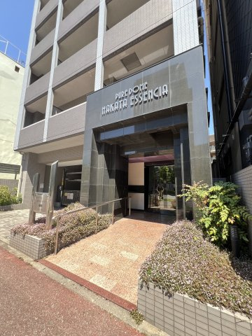 ピュアドーム博多エッセンシアの外観|外観は落ち着いています