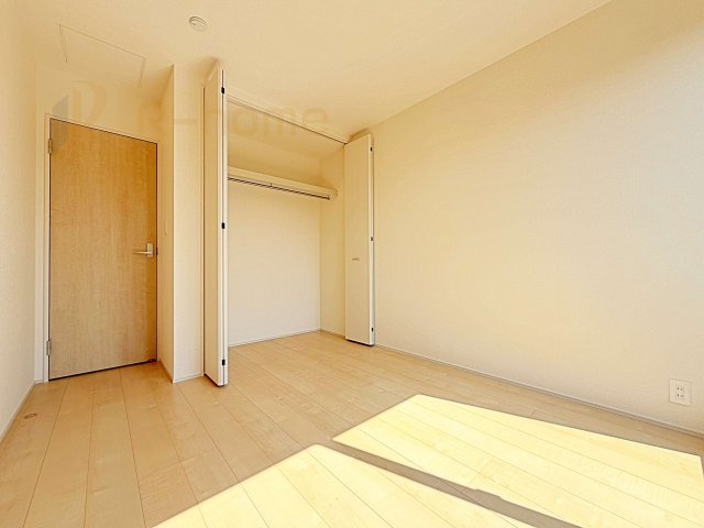 ひたちなか市田彦10期　新築戸建て　2号棟の洋室|全居室に収納を完備♪スッキリとした快適な居住空間を確保！