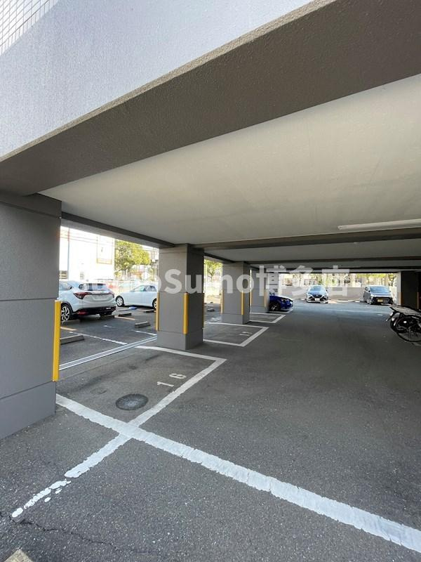 ピュアハイムの駐車場