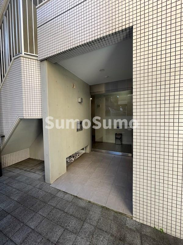 ナビールコート白金のエントランス