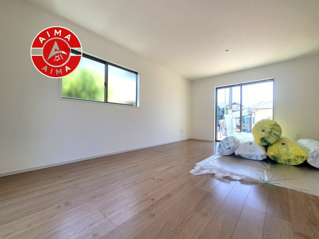 福岡市早良区内野５丁目第1-3棟（3号棟）の居間・リビング|ご家族を近くに感じられる対面キッチンのLDK。会話もはずみそうですね。