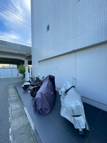 ピュアドームアドニス吉塚の駐車場