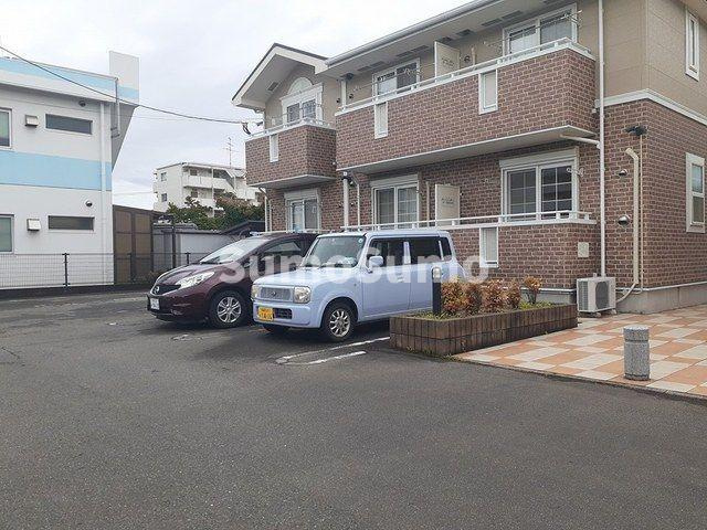 ハウス フリーデ Ａの駐車場