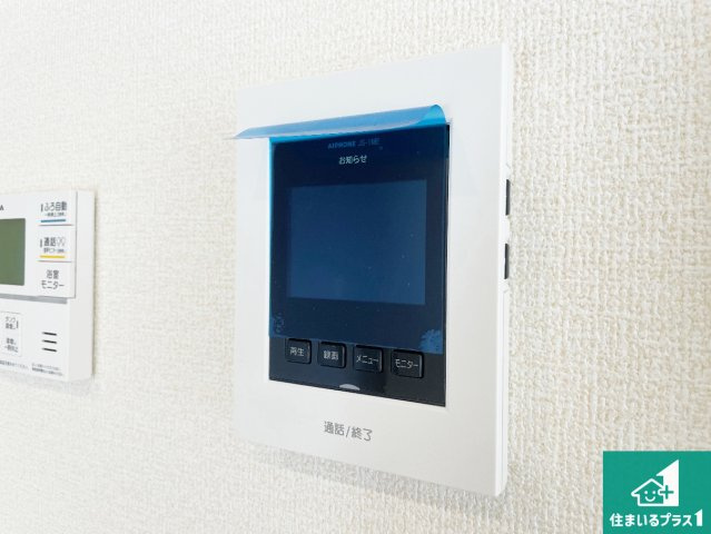 大津市雄琴　第2期　新築一戸建ての防犯設備|カラーモニターインターホン！声だけでなく来訪者の姿や顔がモニターで確認できるので、小さなお子様がいらっしゃるご家庭でも安心できます！

