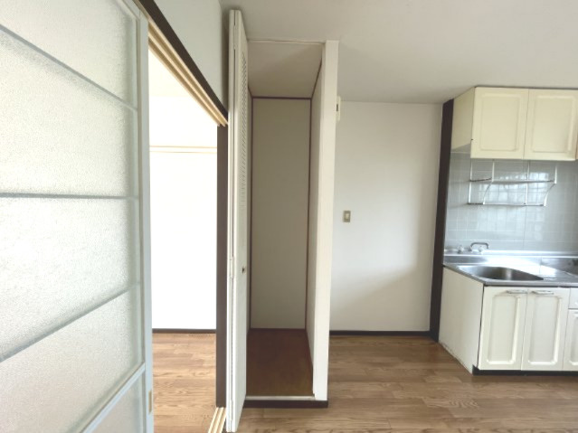 サンビレッジタケウチの内装|別部屋同間取りのお写真となります。参考にご覧くださいませ。