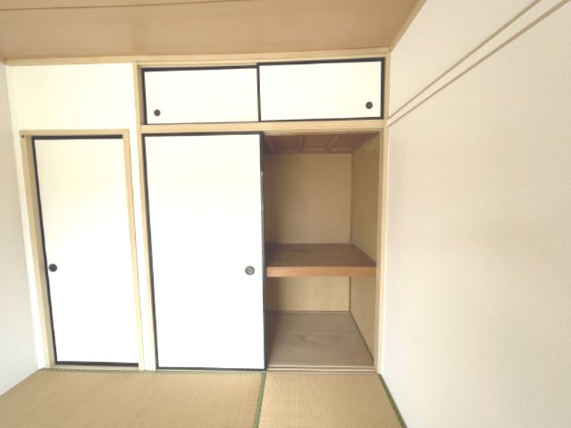 サンビレッジタケウチの収納|別部屋同間取りのお写真となります。参考にご覧くださいませ。