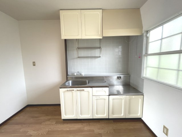 サンビレッジタケウチのキッチン|別部屋同間取りのお写真となります。参考にご覧くださいませ。