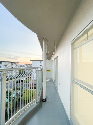 名谷１９団地８５号棟のバルコニー|南側バルコニー