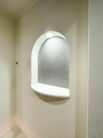 名谷１９団地８５号棟の玄関|棚