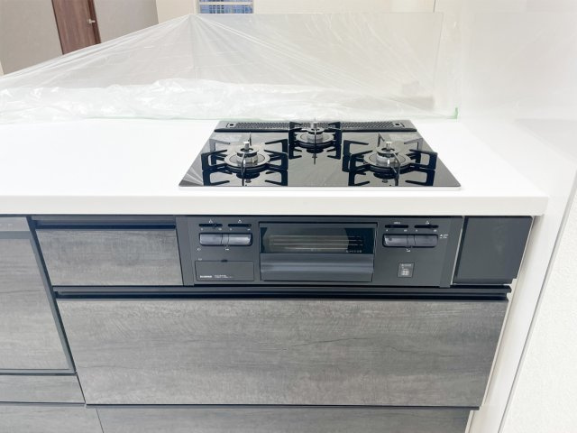 名谷１９団地８５号棟のキッチン|3口ガスコンロ