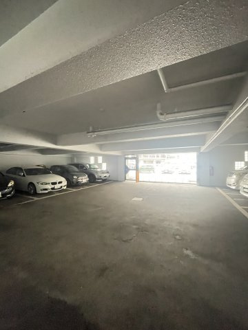 ファミール野間の駐車場