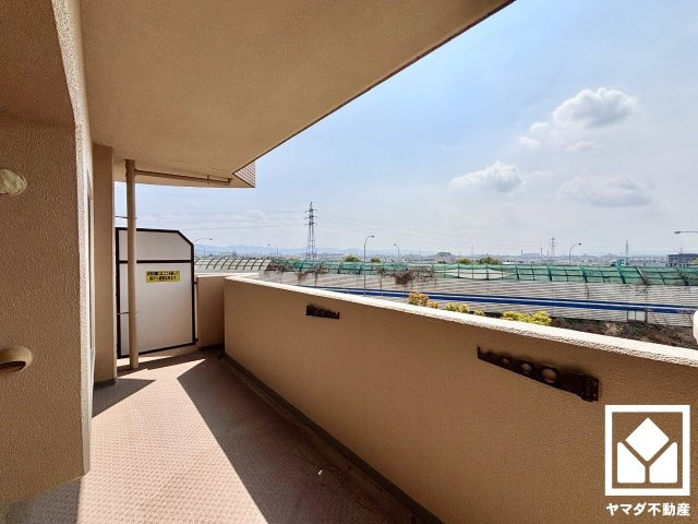 朝日プラザ伏見桂川のバルコニー