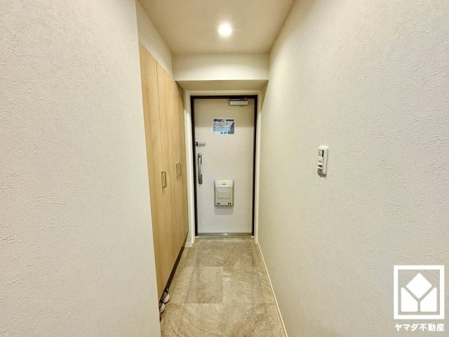 朝日プラザ伏見桂川の玄関