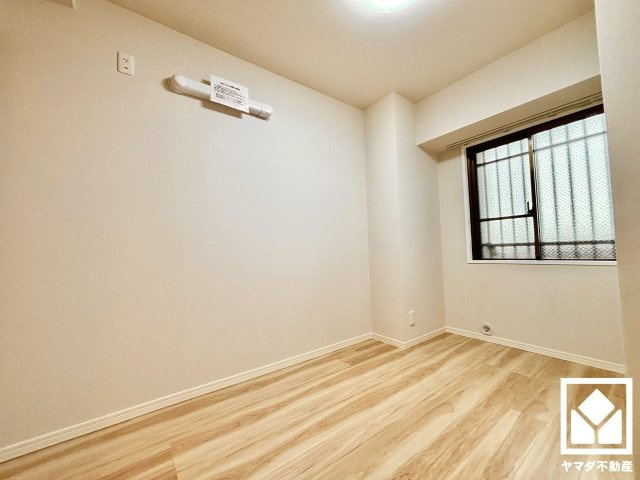朝日プラザ伏見桂川の洋室