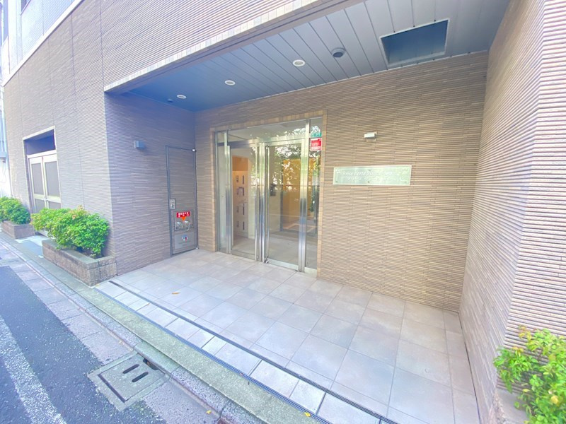 ブリーズヴェール東山のエントランス
