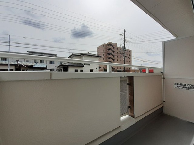 【バルコニー】 | フェアリーローズ | バルコニーからの眺めを楽しみながら食事をしませんか