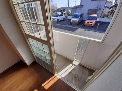 【バルコニー】 | ソリアードテルゾォ | 外からの目が気にならないバルコニーで洗濯物が干せます