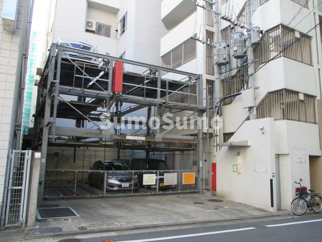 ラセット博多の駐車場