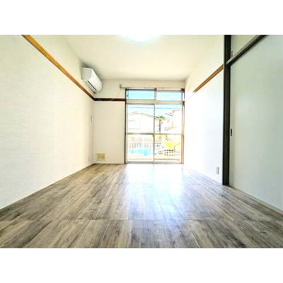 【寝室】 | レイ・フローラル