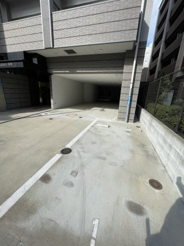 マジェスティ赤坂の駐車場