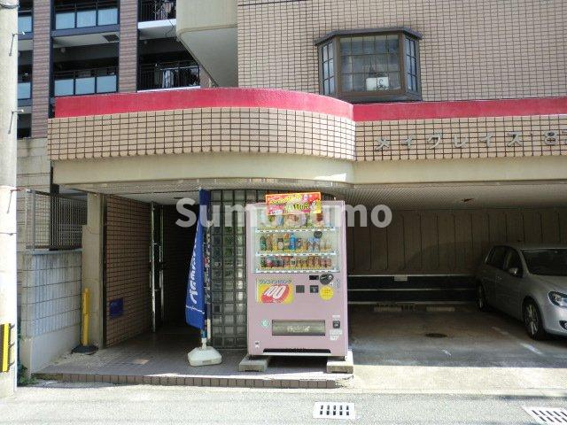 メイグレイス87のエントランス