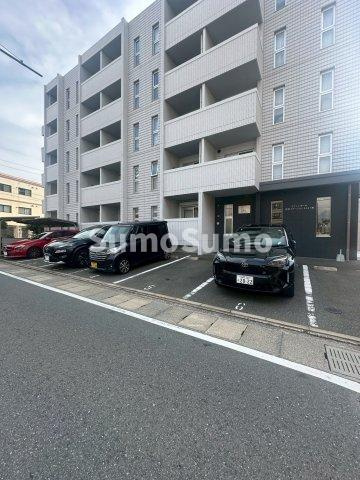 リアンレガーロ井尻ステーションEAST館の駐車場