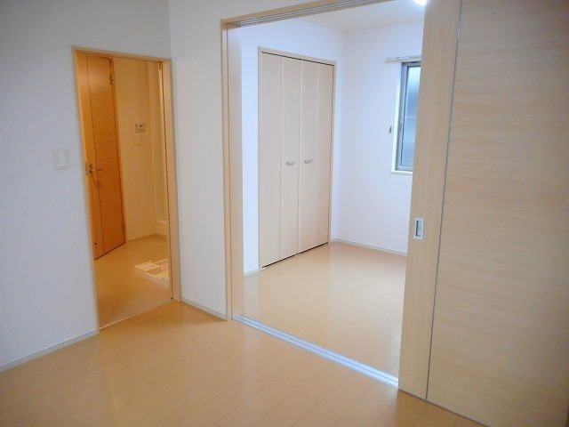 サニー　ヴィラの内装|明るい色調の室内です